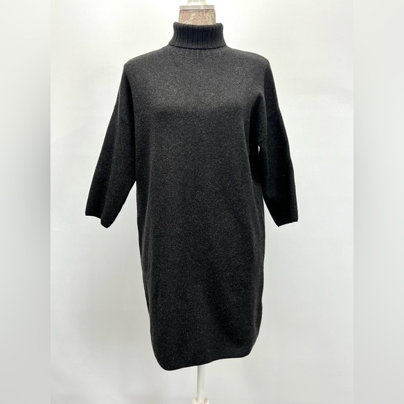 Pomander Place Black Long Sleeve Dress - Picture 4 of 16